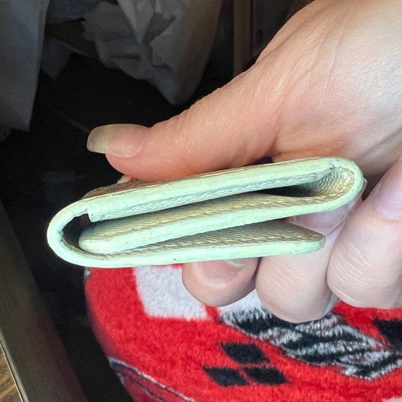 Louis Vuitton Damier Azur 4 Key Holder - Picture 6 of 14